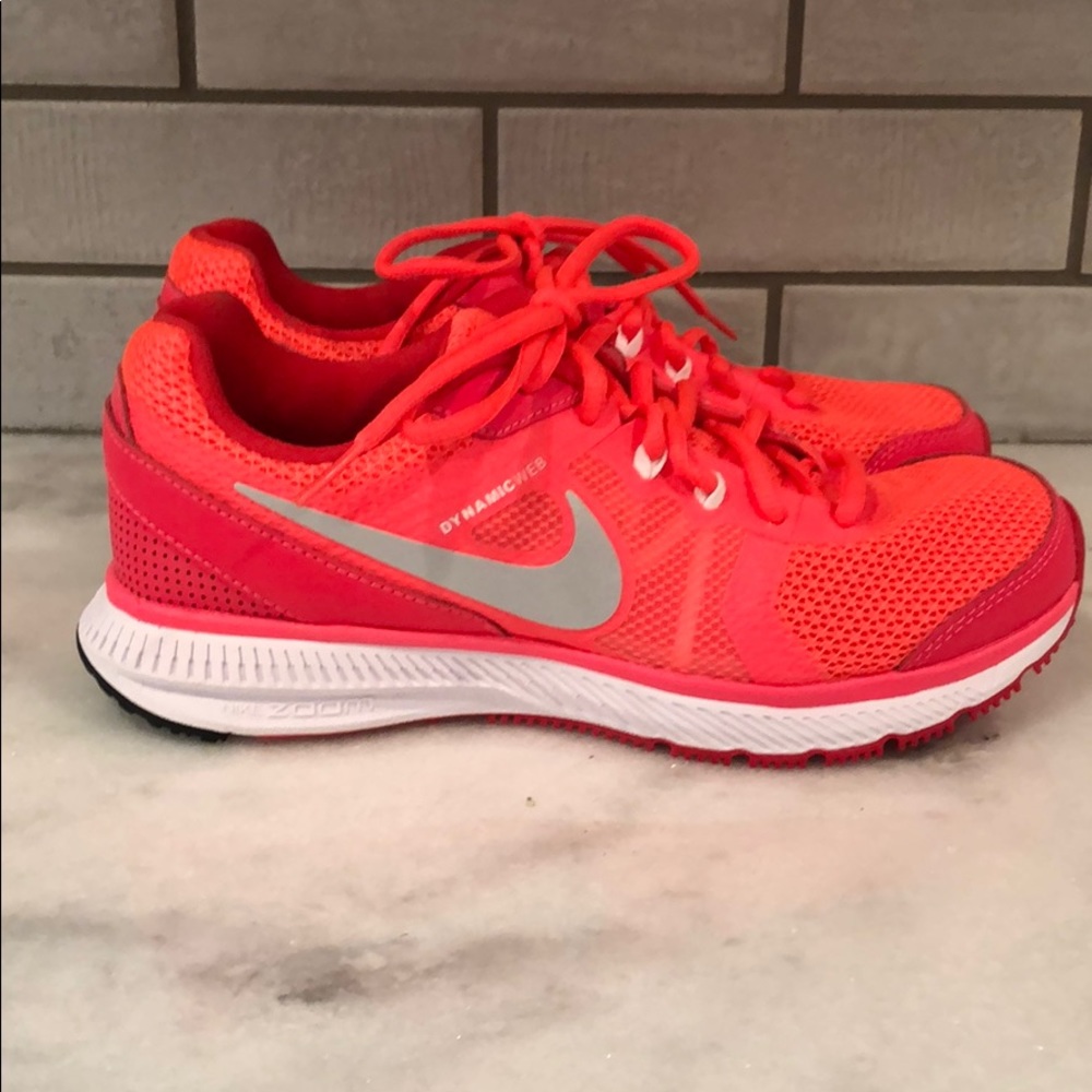 Nike tennis shoes